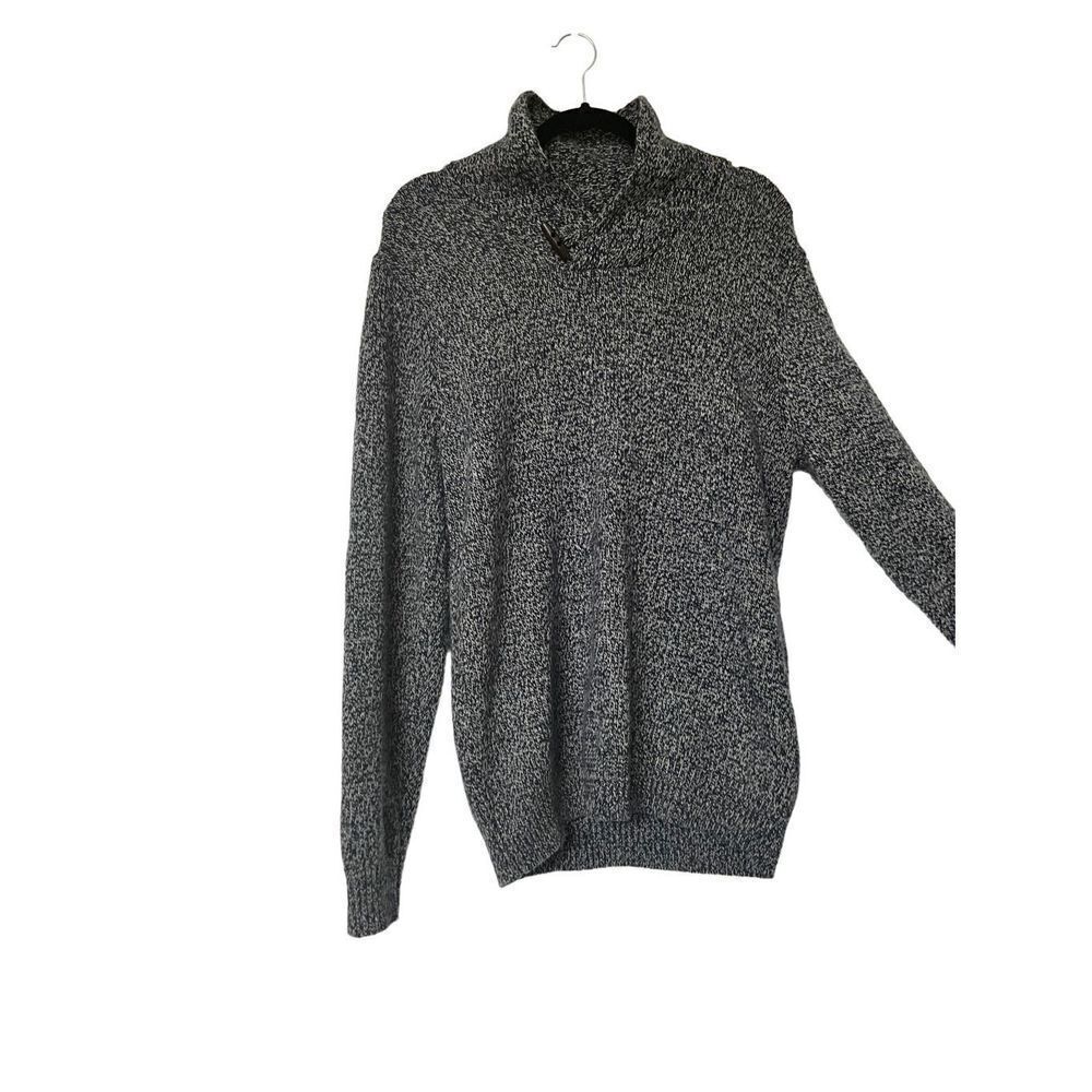 Old Navy Blue and White Pullover Sweater